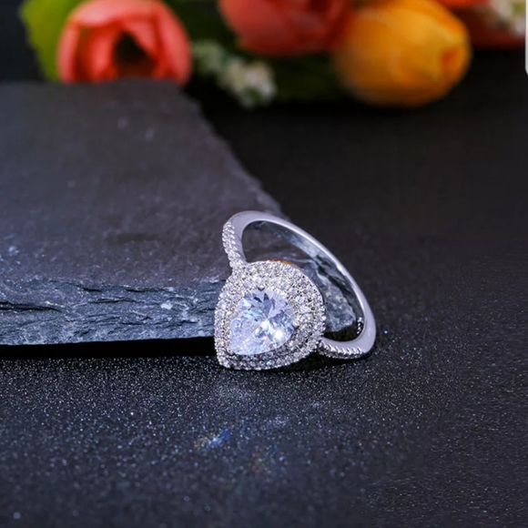 New pear cut white sapphire ring!! - Picture 5 of 5